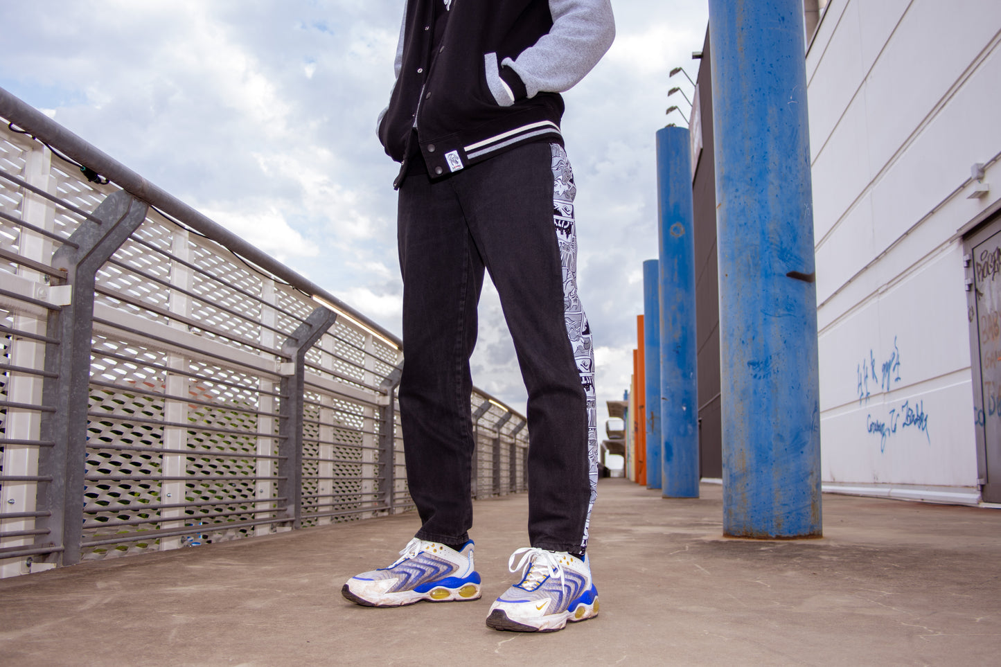 JEANS UOMO STAMPA GIORNALE NERI Made in Italy