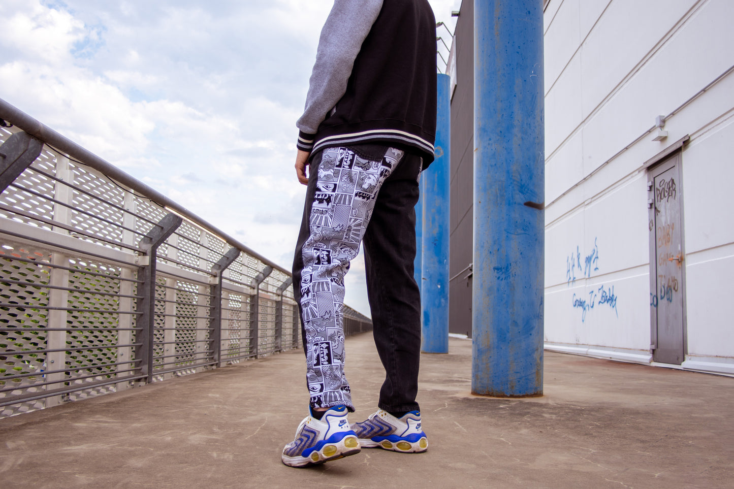 JEANS UOMO STAMPA GIORNALE NERI Made in Italy