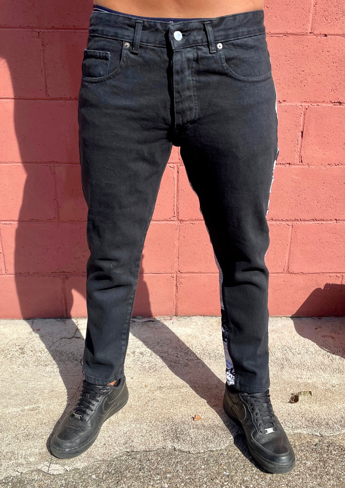 JEANS UOMO STAMPA GIORNALE NERI Made in Italy