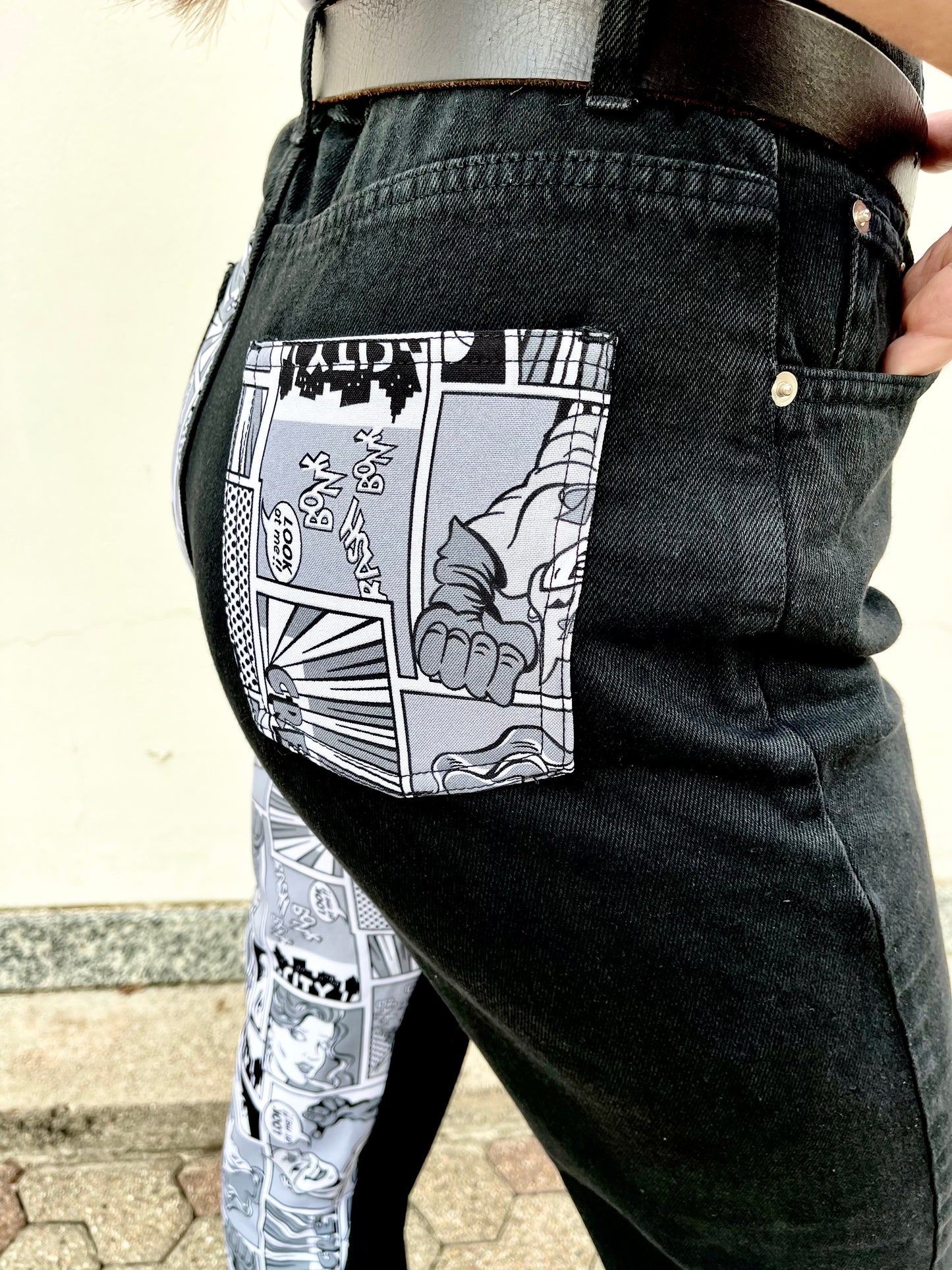 JEANS STAMPA FUMETTI DONNA NERO Made in Italy