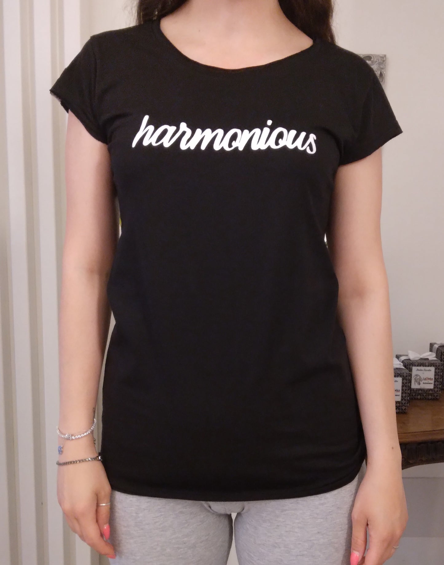 <transcy>Harmonious Woman T-shirt 100% Made in Italy</transcy>